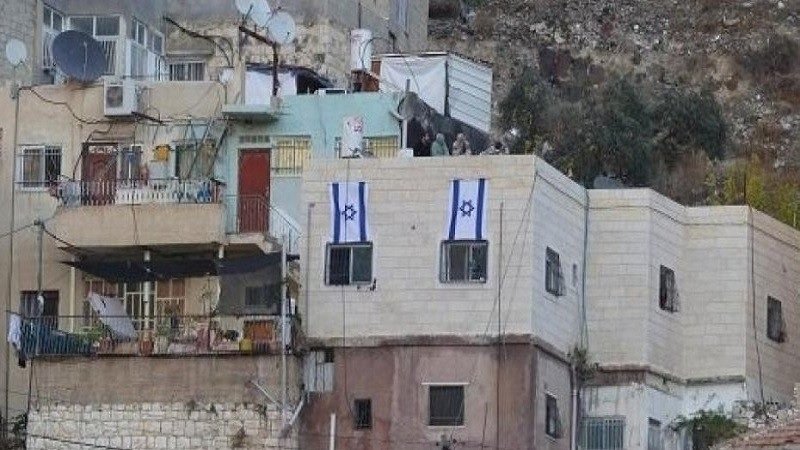 مستوطنون يستولون على منزل قيد الانشاء في حوارة